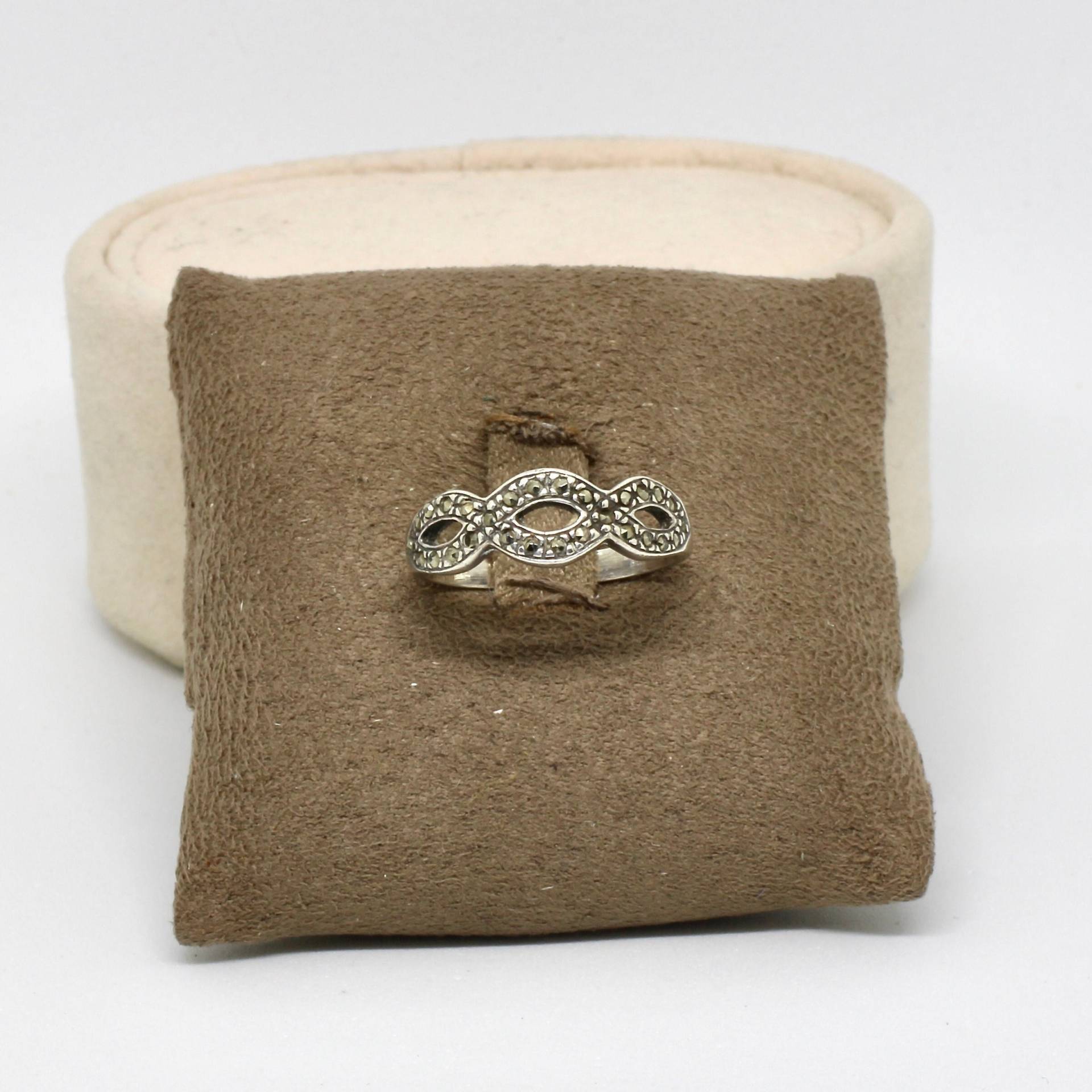 Vintage Ring Geflochten Mit Markasit Steine 925 Silber Zopfring Modern Zeitlos Elegant Für Frau Gr.54 von schmuckvintage2020