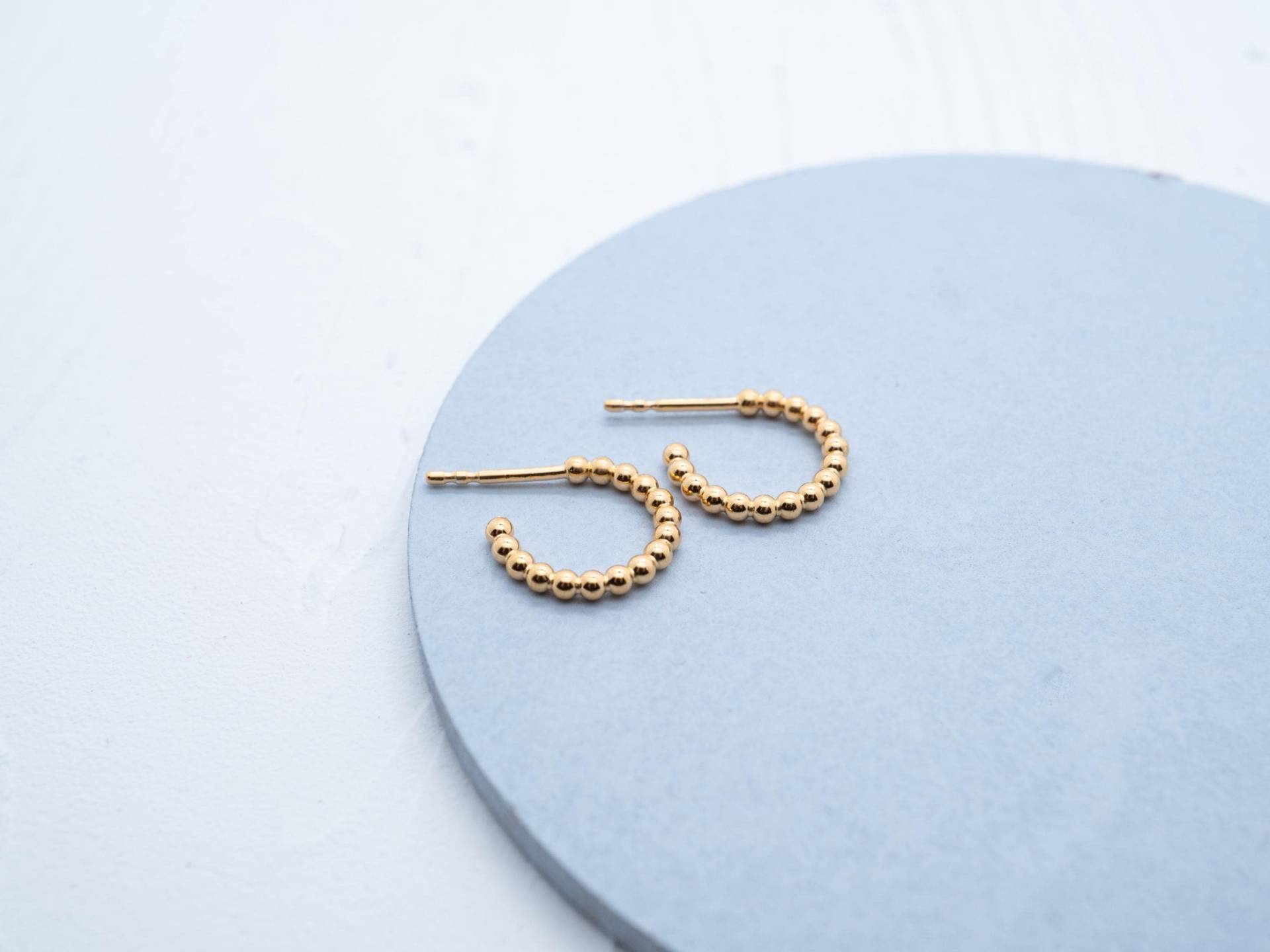 Handgefertigte Kügelchen-Creolen - Elegante Accessoires Silber Mit 24K Vergoldet Handgefertigte Kügelchen-Creolen - Elegante Accessoires Silber Mit 24K Vergoldet von schmuckvonvreni