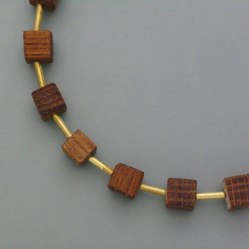 Neue Kette Mit Würfeln Aus Eiche von schmuckwerkshop
