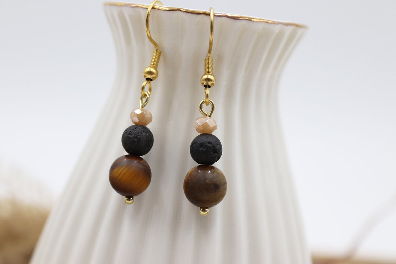 Hängeohrringe Aus Tigerauge, Lava Und Facettierten Glasperlen von schmuecklichShop