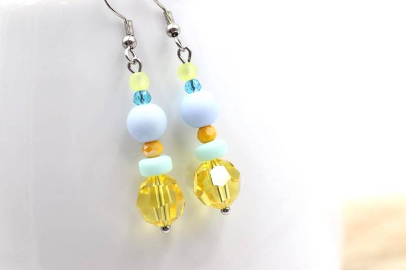 Ohrringe Aus Facettiertem Glas, Acryl, Silikon in Gelb, Blau, Türkis von schmuecklichShop