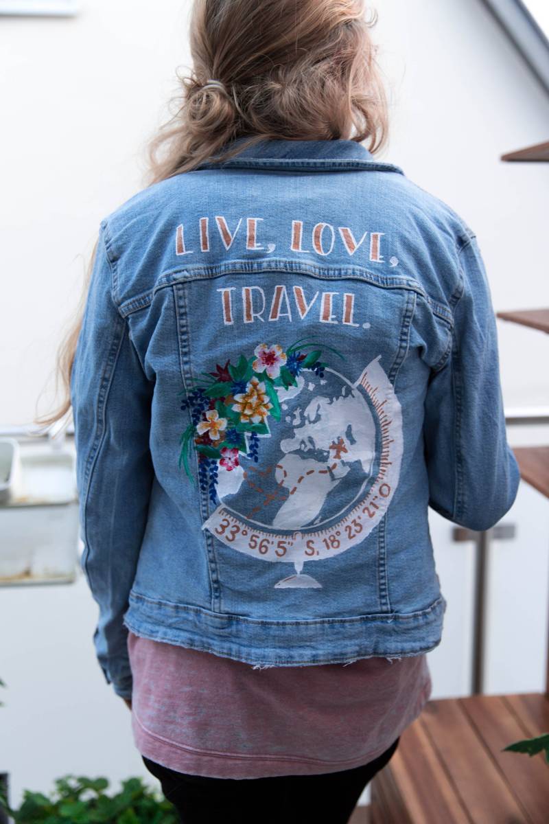 Personalisierbare, Individuell Bemalte Jeansjacke | Boho Wedding Jacket Jacke Braut Lettering von schreibeliebe