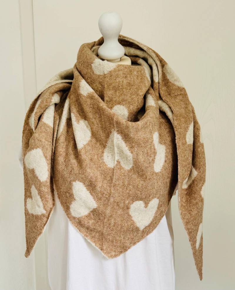 Dreieck Kuschel-Schal Hearts Allover - Beige/Lightcamel Schuhzwang von schuhzwang