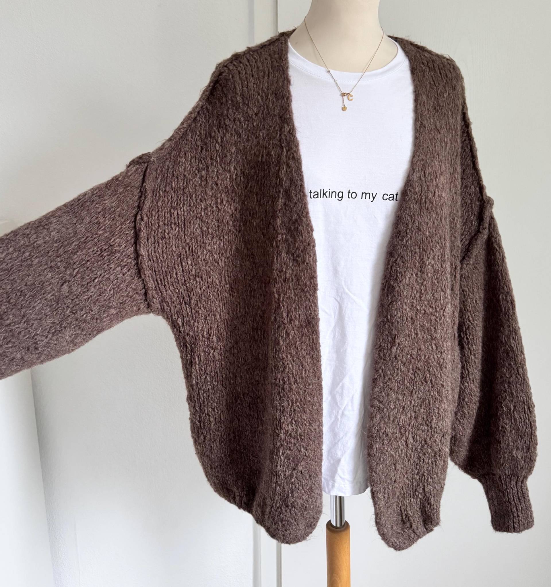 Flauschiger Oversized Cardigan - Taupe Schuhzwang von schuhzwang