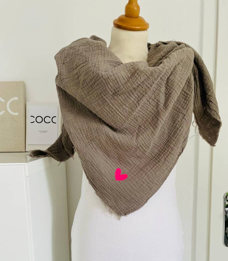 Oversized Musselin-Tuch Schal Mit Herz - Taupe/Neonpink Schuhzwang von schuhzwang