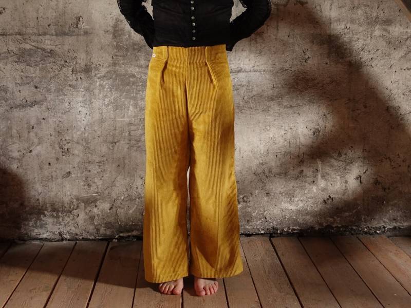 Breitcordhose von schwesternliebe