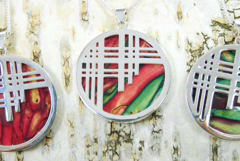 Heidekraut-Schmuck Großer Anhänger "Crossing Lines" Unikat Aus Handarbeit & Versilberte Halskette - Hochwertige Farbenfrohe Unikate von schwingungsreich