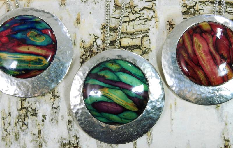 Heidekraut-Schmuck Großer "Fancy Disc" Anhänger Unikat Aus Handarbeit & Versilberte Halskette - Hochwertige Farbenfrohe Unikate Heidekraut-Schmuck Großer "Fancy Disc" Anhänger Unikat Aus Handarbeit & Versilberte Halskette - Hochwertige Farbenfrohe Unikate von schwingungsreich