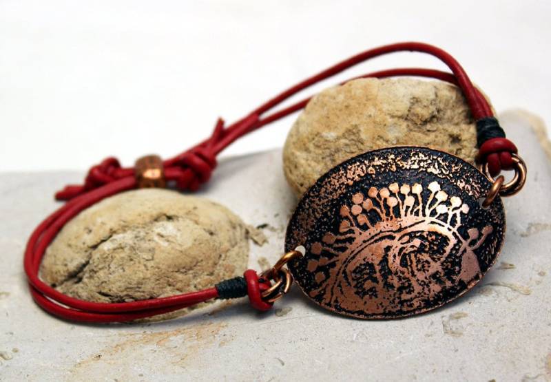 Geätztes Kupfer Und Leder Bakteriophage Design Armband Geätztes Kupfer Und Leder Bakteriophage Design Armband von scientifiques