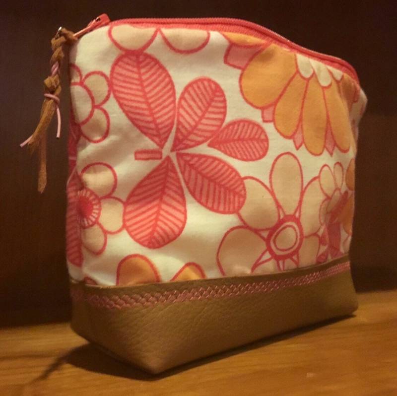 70Er Jahre Retro-Flower Power Kosmetik/Kulturbeutel - Tasche, Reißverschluss. Jahrgang 1970Er Stoff. Hochwertigem Echtem Leder. Wasserdichte von seamingly60s