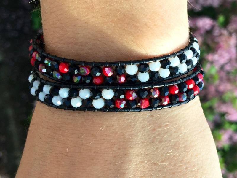 Schwarz Weiß & Rot Glas Perle Armband. Frauen Perlen Doppel Wickeln 2x Wrap Bead Echtes Leder/Schachbrett von seamingly60s