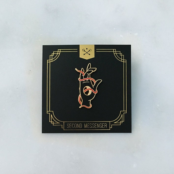 Red String Of Fate Emaille Pin Red String Of Fate Emaille Pin von secondmessenger