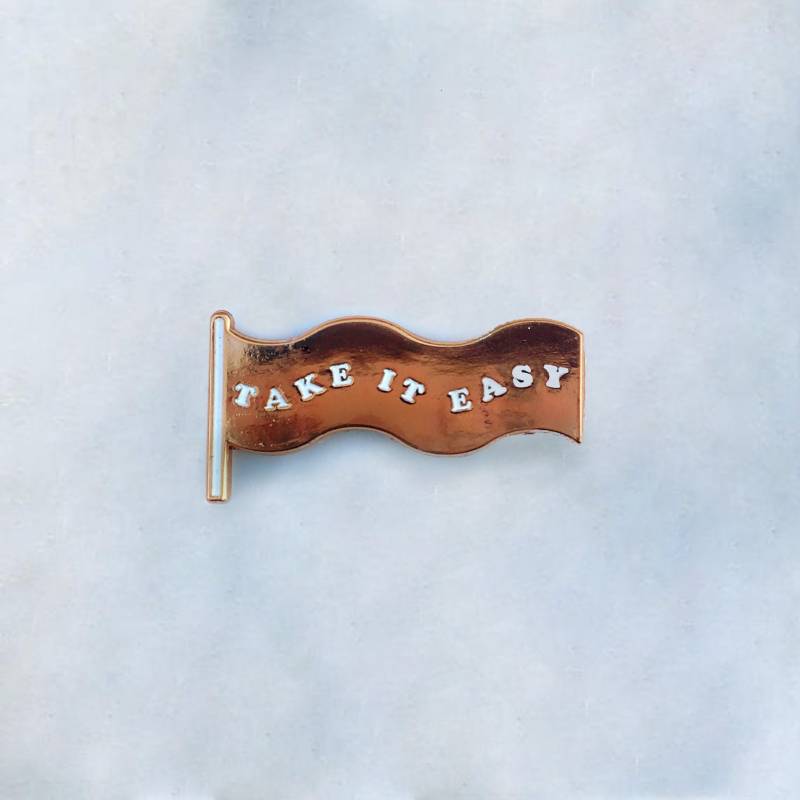 Take It Easy Emaille Pin Take It Easy Emaille Pin von secondmessenger