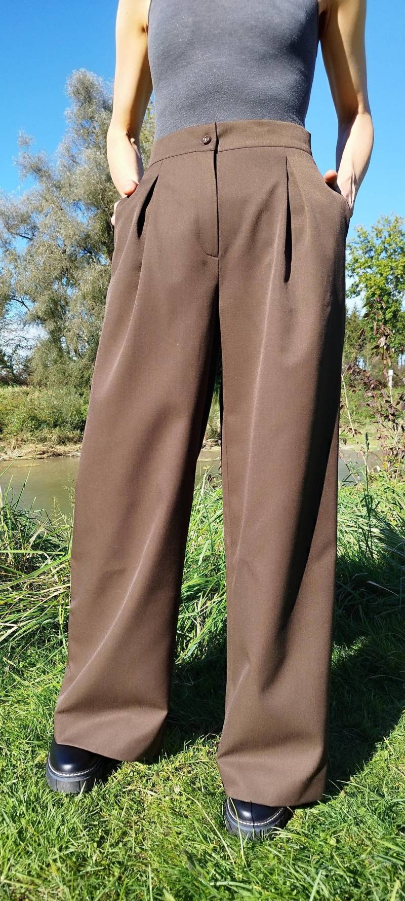 Marlene Pants | Baggy Brown M | 38-40 100% Handmade Upcycling Wool + Polyester von secondstorry