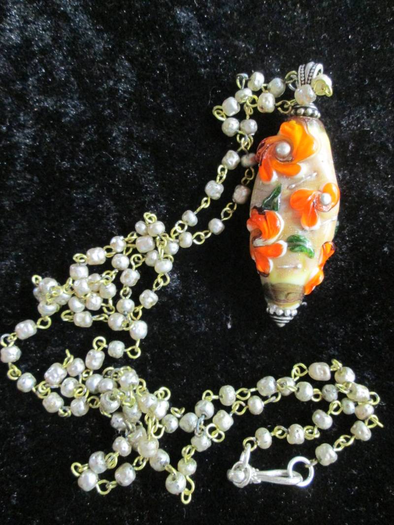 Floraler Lampwork Perlen Anhänger Mit Vintage Glasperlen Kette von seespotrun5