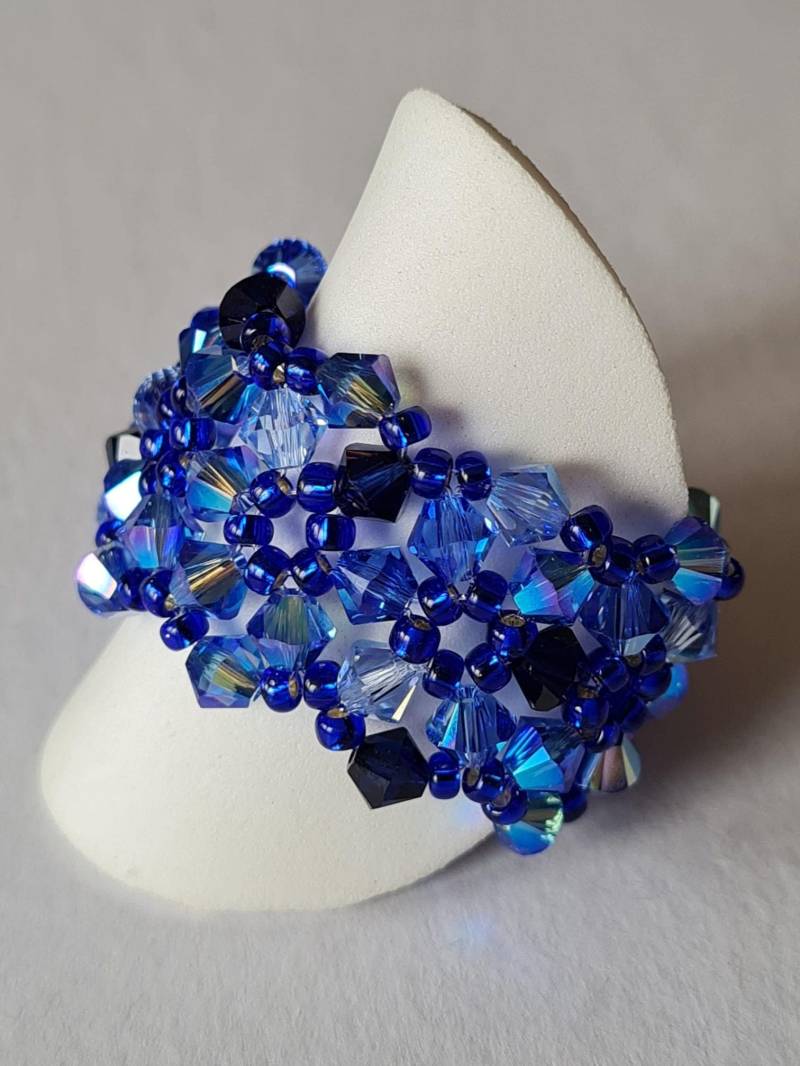 Blauer Swarovski Ring, Statement Breiter Bandring, Edel Und Chic Blauer Swarovski Ring, Statement Breiter Bandring, Edel Und Chic von seifenundschmuck