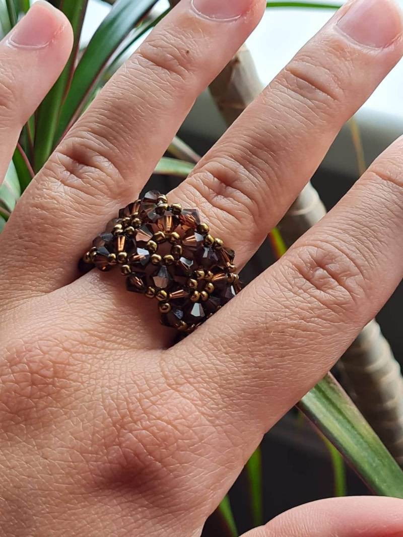 Brauner Swarovskiring, Breiter Bandring, Funkelperlen von seifenundschmuck