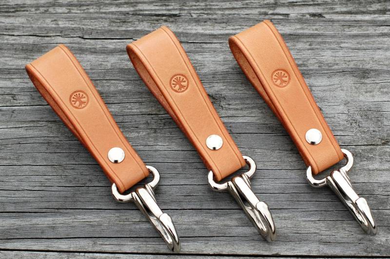 Leder Schlüsselanhänger. Geniete Schlüsselanhänger Aus Naturleder. Mit Messinghaken von sekulaleatherworks