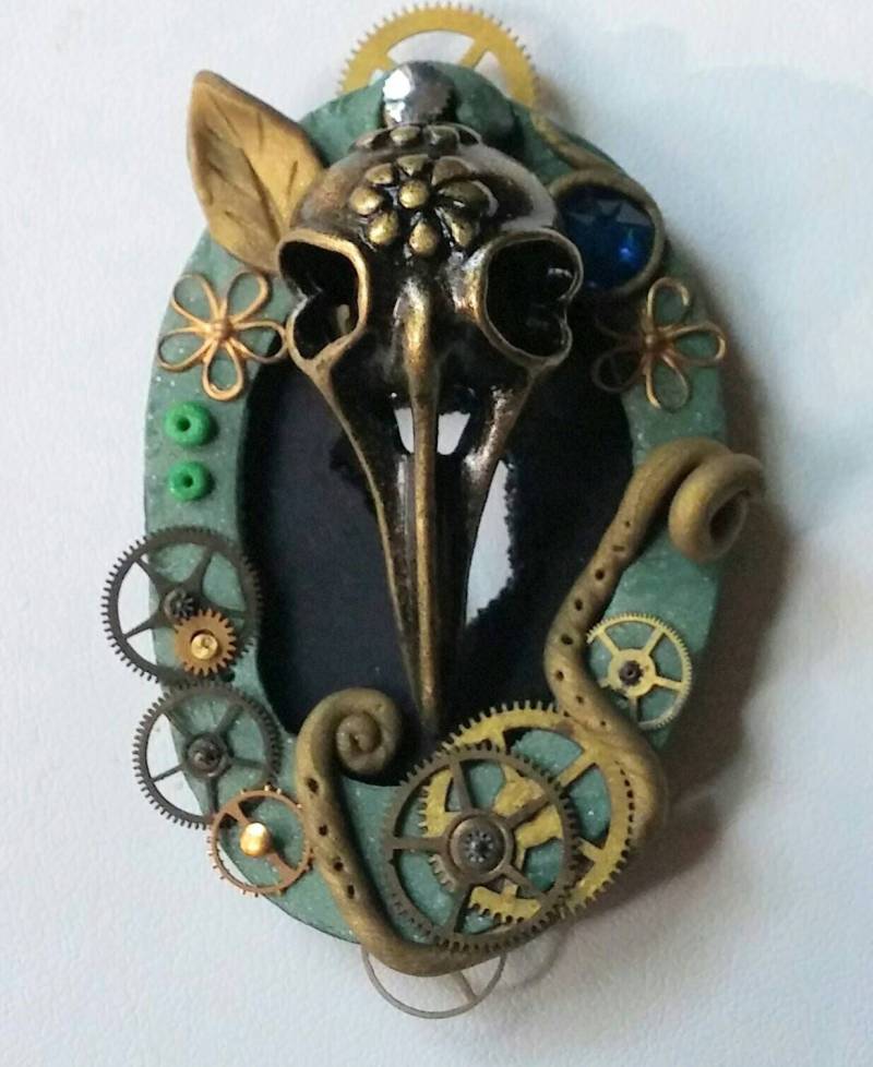Grüner Steampunk Vogel Aus Messing Auf Schwarzer Druzi Scheibe-Pend007 Grüner Steampunk Vogel Aus Messing Auf Schwarzer Druzi Scheibe-Pend007 von seniorfirefighter