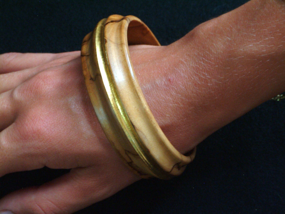 Olive-Juwel Mit Gold-Silber-Holz Und Gold-Gold Olivenholz Gold Juwel-Eco-Elegantes Design Olive-Juwel Mit Gold-Silber-Holz Und Gold-Gold Olivenholz Gold Juwel-Eco-Elegantes Design von sentinelliwoodart