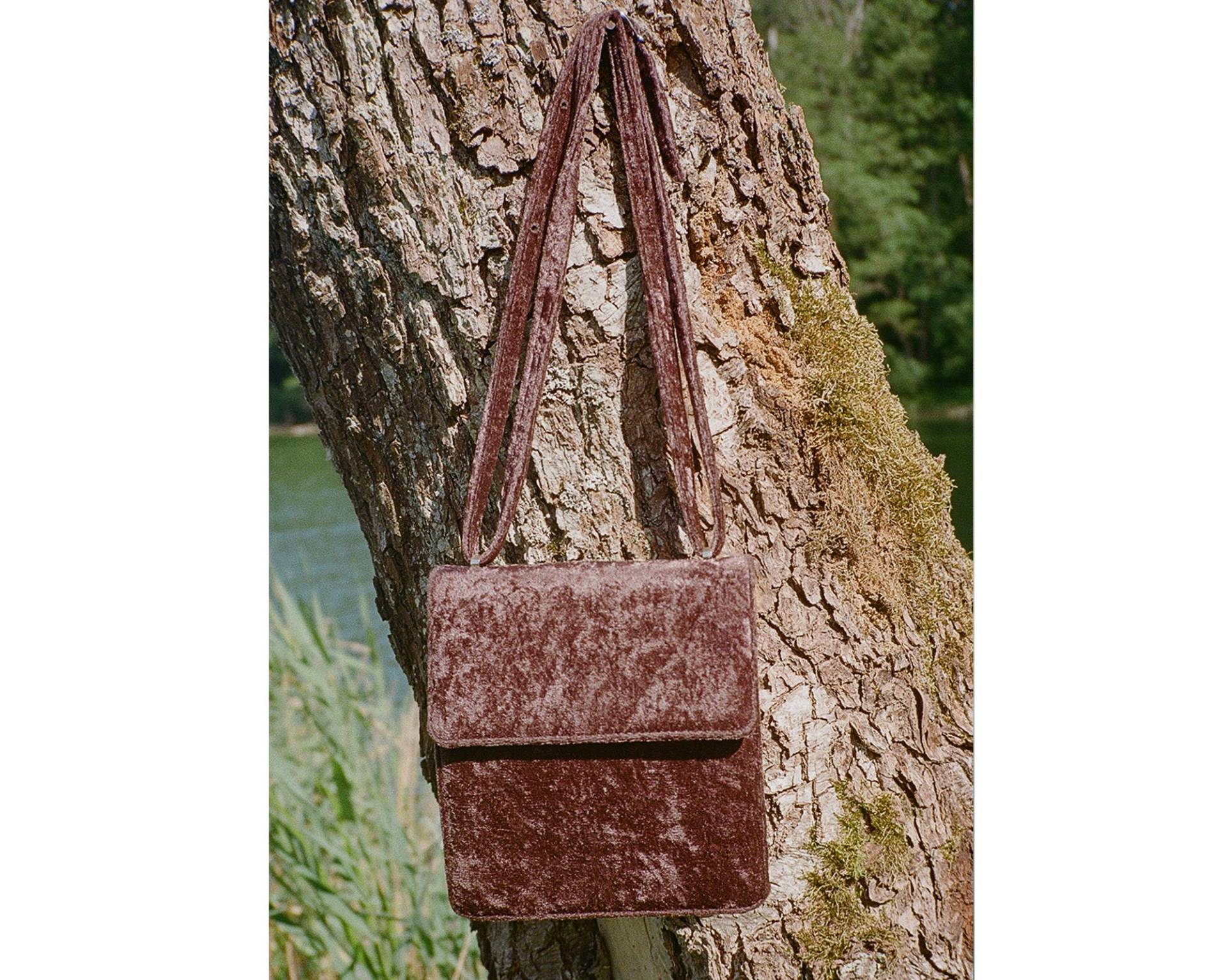 90Er Jahre Vintage Geldbörse, Handtasche Kunstpelz, Braun von serpyne