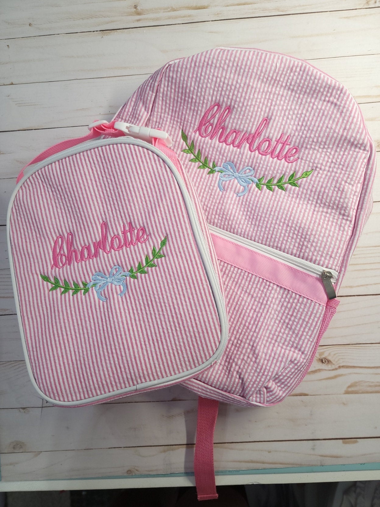 Rosa Seersucker Rucksack, Rosa Rucksack Mit Namen, Mädchen Geburtstagsgeschenk, Wickeltasche Rosa Seersucker Rucksack, Rosa Rucksack Mit Namen, Mädchen Geburtstagsgeschenk, Wickeltasche von sewblessedstitches