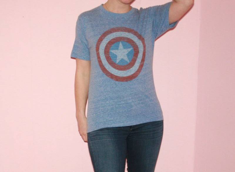 Captain America Bullseye T-Shirt von sewjustified