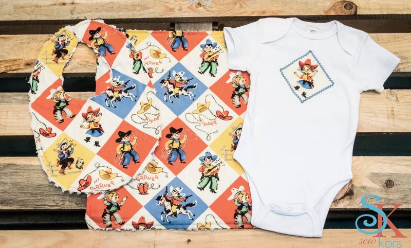 Cowgirl Baby Geschenk-Set - Giddy Up Enthält Body, Lätzchen, Burp Tuch Größe Nb-12 Monate von sewkors