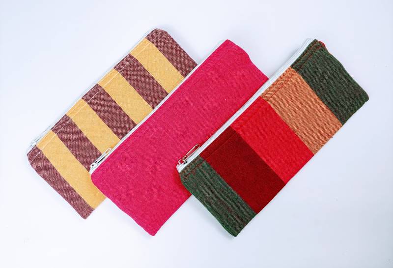 Schmink-Täschchen, Bunten Federmäppchen, Von Hand Gewebte Tasche, Gepolsterte Mäppchen, Kleine Geldbörse, Ragte Geschenk Für Sie von shanidesigns15