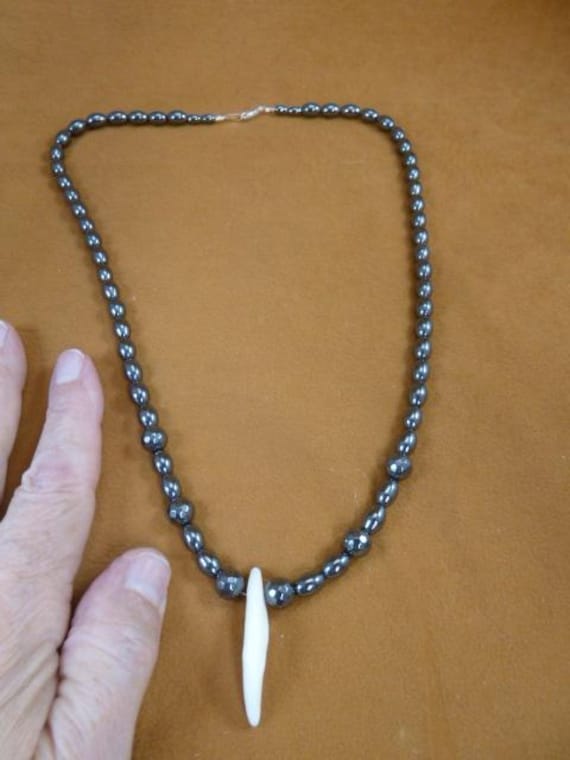 Coyote Wilder Hund Eins 1 Zahn Zähne Schmuck Schwarz Hämatit Edelstein Perle Perlen 22 "Lange Halskette W30-7 von sharkman123