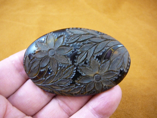 Vintage Gänseblümchen-Blumen Blühen Bakelit Schwarz Trauer Oval Geformte Cameo Pin Brosche C1558 Vintage Gänseblümchen-Blumen Blühen Bakelit Schwarz Trauer Oval Geformte Cameo Pin Brosche C1558 von sharkman123