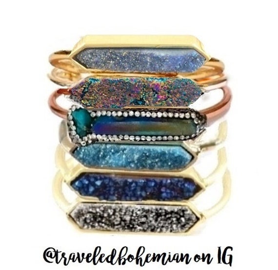 Rohkristall Armband Armreif Drusy Druzy Rose Gold Silber Quarz Punkt Regenbogen Aura Titanium Stapeln Blau Rosa Grau Schwarz Türkis Heilung Rohkristall Armband Armreif Drusy Druzy Rose Gold Silber Quarz Punkt Regenbogen Aura Titanium Stapeln Blau Rosa Grau Schwarz Türkis Heilung von sharonna
