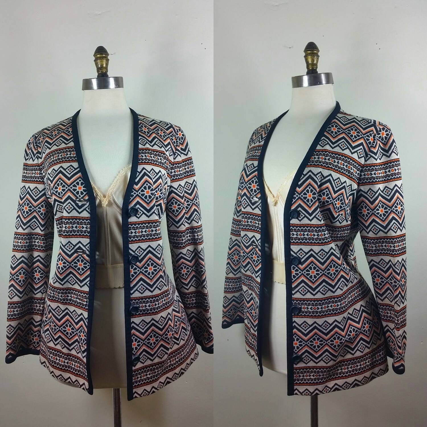 70Er Jahre Stammes-Druck Strickjacke Pullover Button-Up M/L 70Er Jahre Stammes-Druck Strickjacke Pullover Button-Up M/L von sheandhervintage