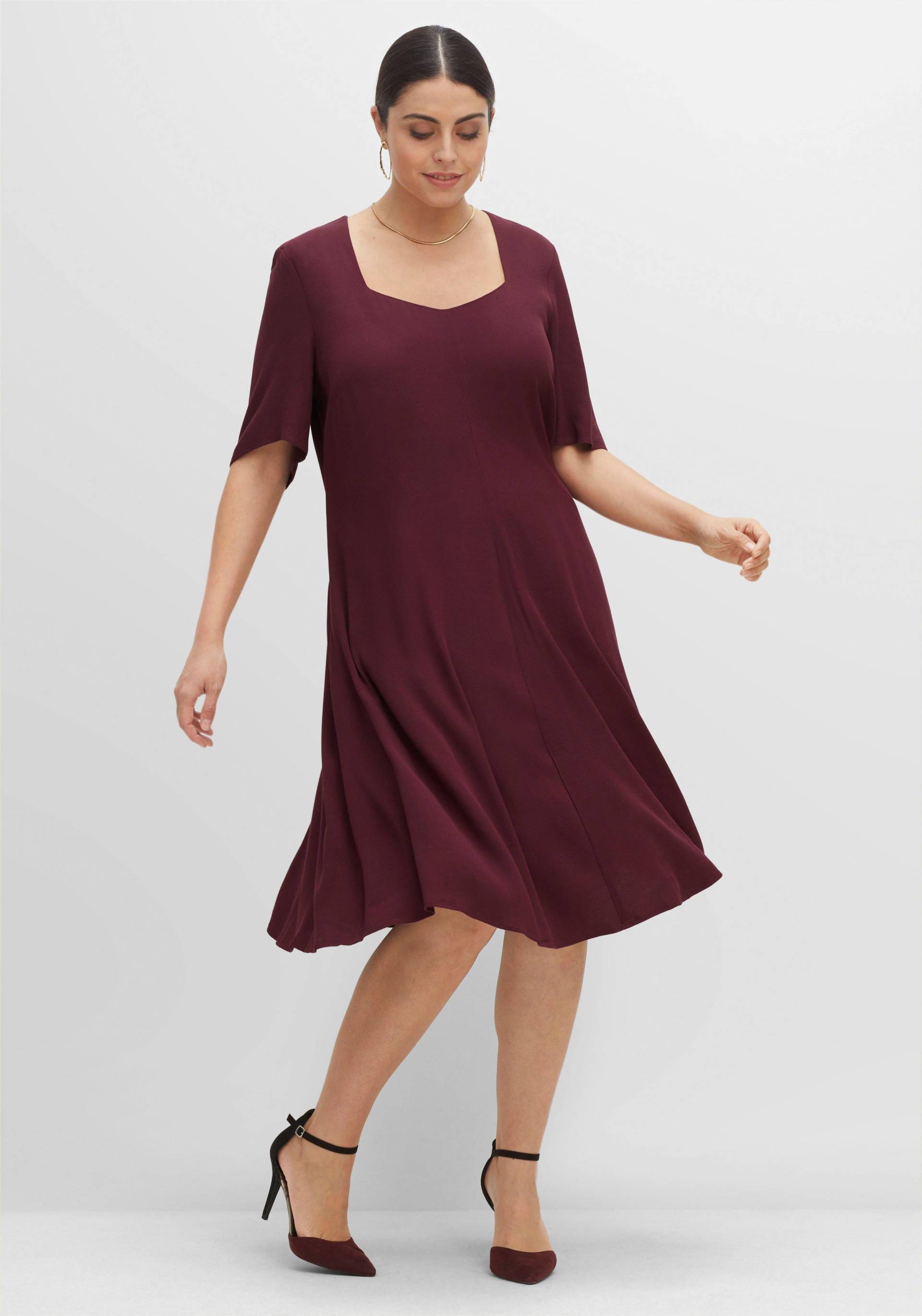 Große Größen: Cocktailkleid aus Georgette, mit Unterkleid, aubergine, Gr.40-58 von sheego