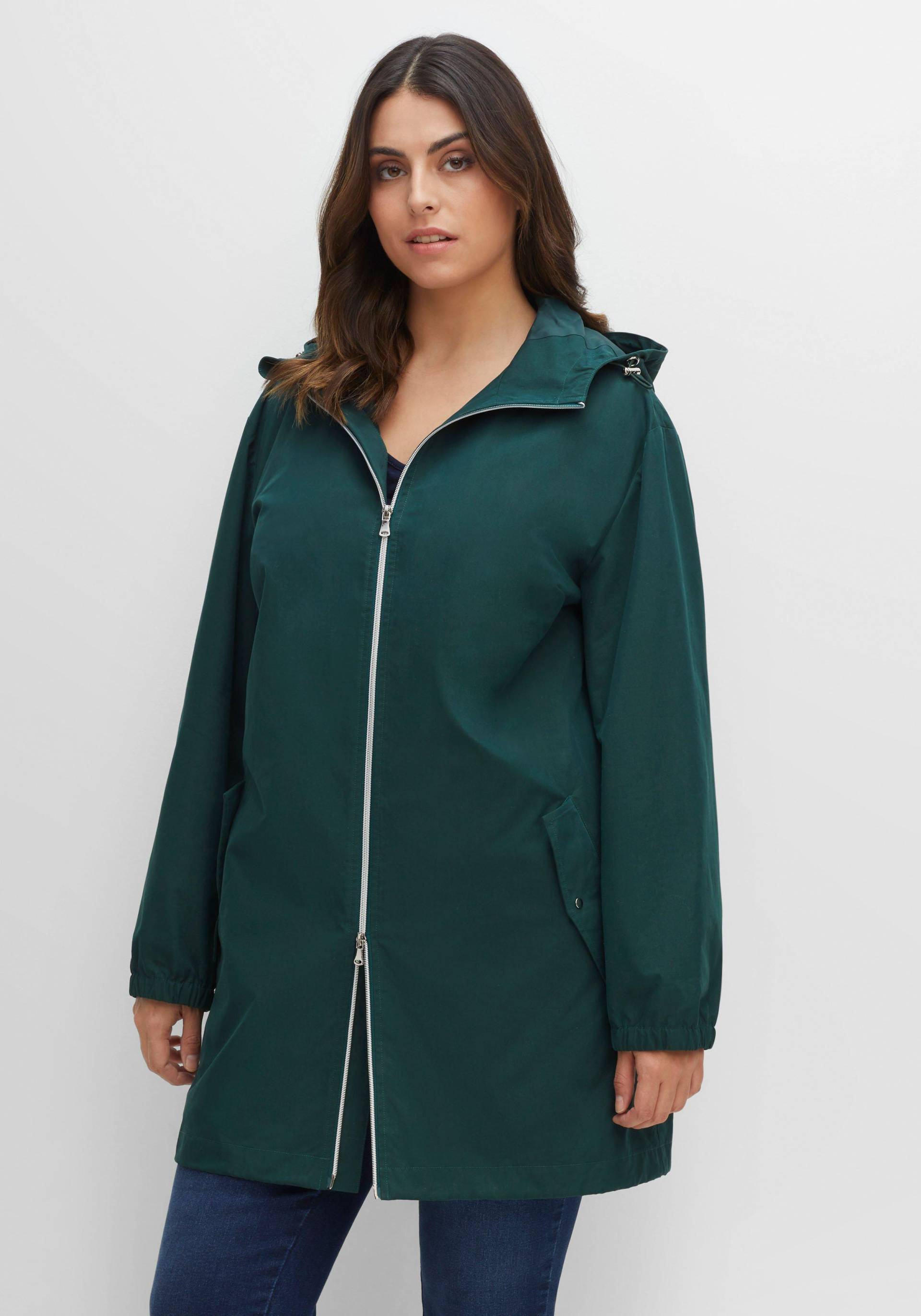 Große Größen: Outdoorjacke mit Kapuze, im Oversized-Schnitt, tiefgrün, Gr.40-58 von sheego