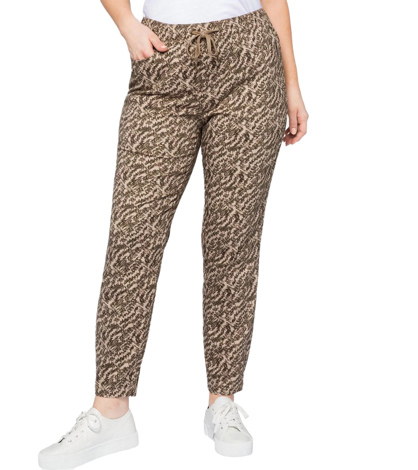 sheego Damen Stretchhose im Jogger-Stil mit glitzerndem Alloverdruck 134893 Beige/Grün sheego Damen Stretchhose im Jogger-Stil mit glitzerndem Alloverdruck 134893 Beige/Grün von sheego
