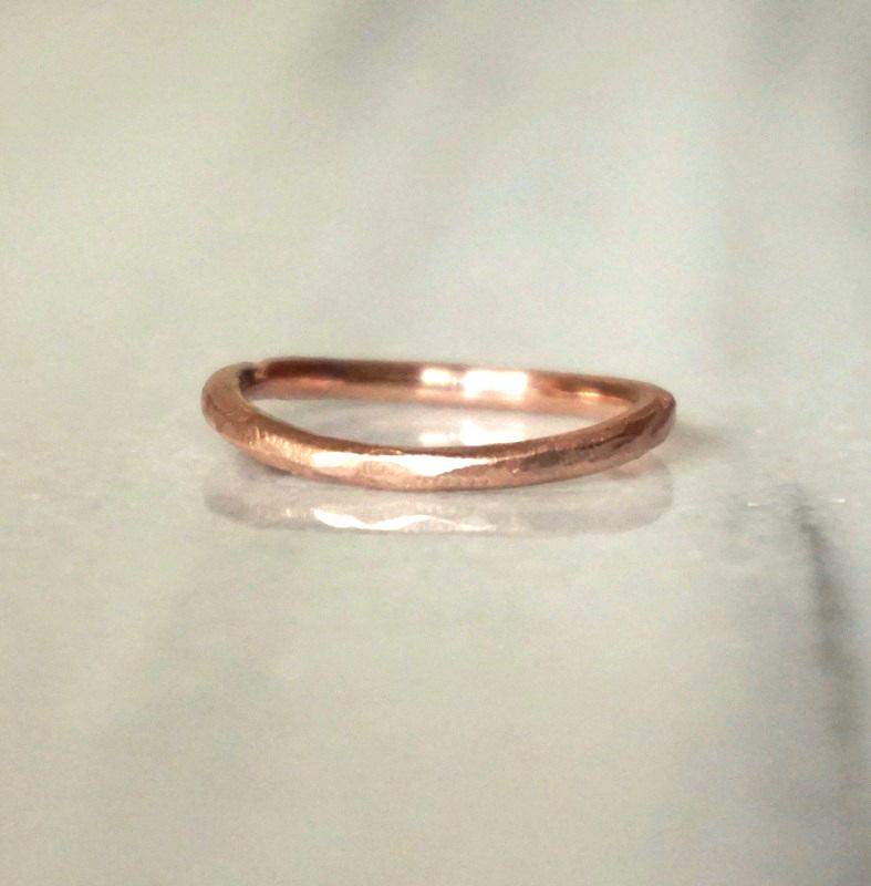 10K Rose Gold Bandring Schlichter Hochzeitsschmuck von sheenajewellery
