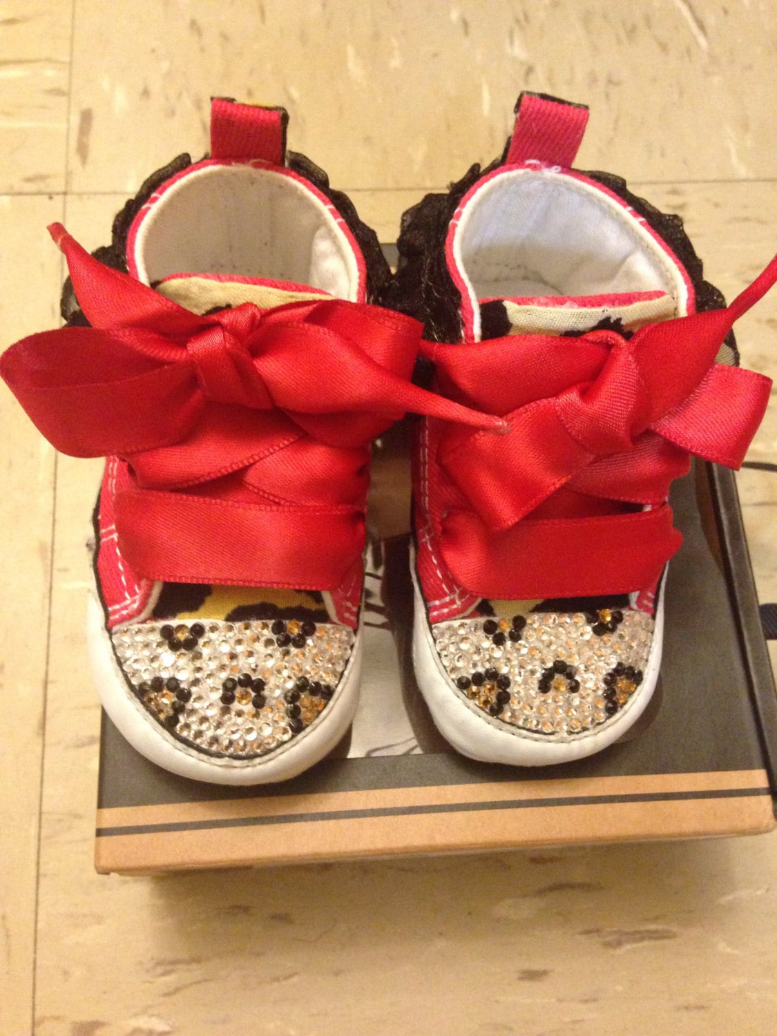 Geparden Print Säugling Chucks/Converse von shenesebrannon