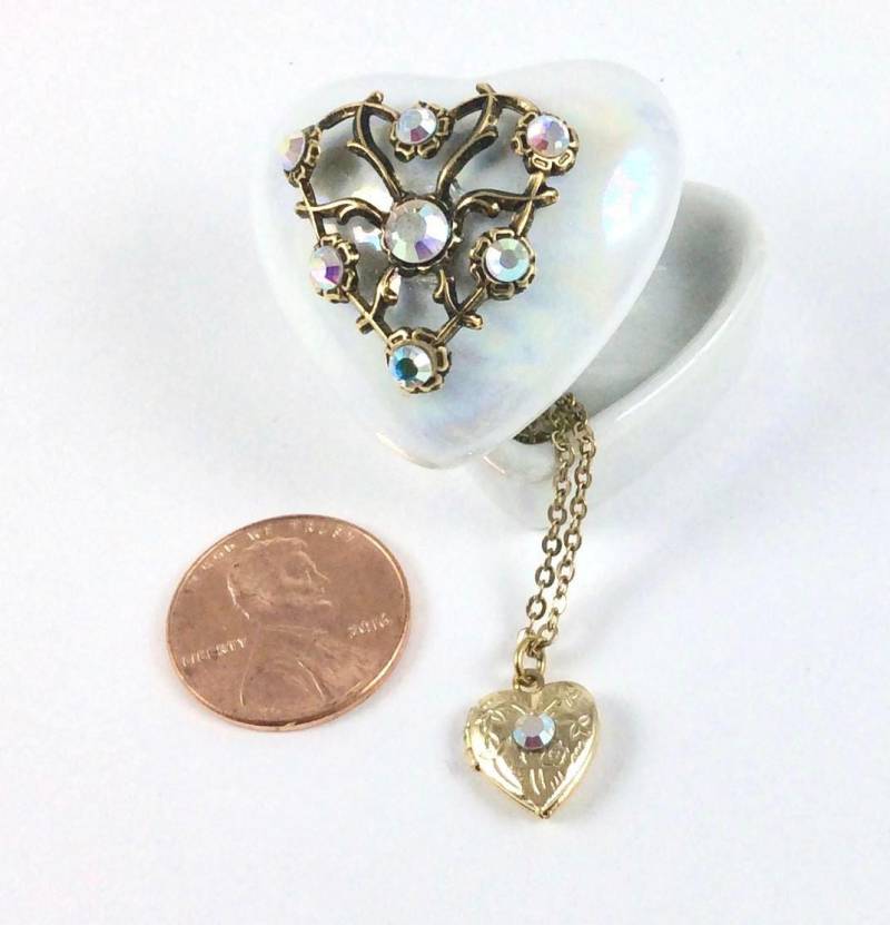 Secret Garden Freundschaft Medaillon Halskette & Porzellan Box Mit Swarovski Kristall Filigrane Herz Secret Garden Freundschaft Medaillon Halskette & Porzellan Box Mit Swarovski Kristall Filigrane Herz von sherdesigns