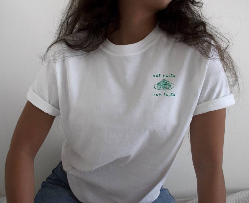 Eat Pasta Run Fasta Tshirt von shethedevil