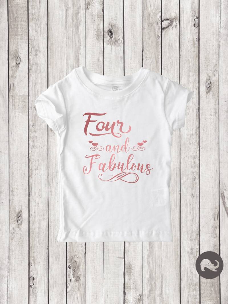 Und Fabelhaftes Rosegold - Personalisiertes Geburtstags-Mädchen-T-Shirt von shirtsbynany