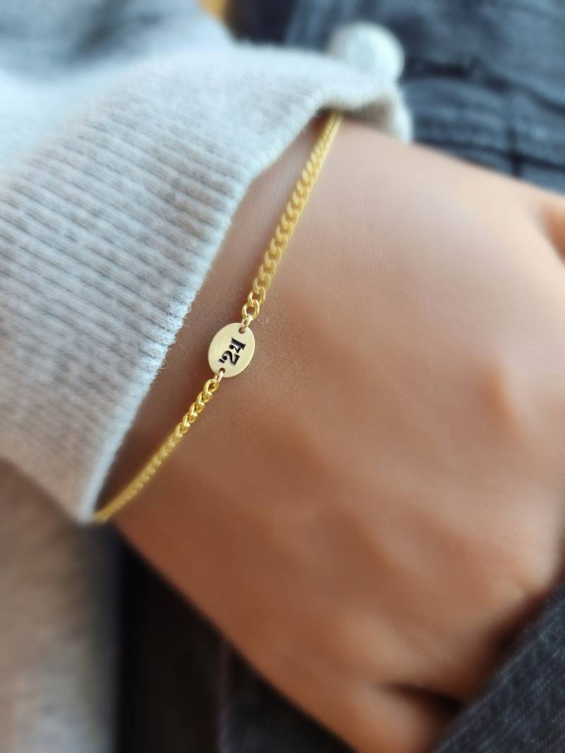 Zurück in Der Schule Geschenk | Abschlussgeschenk Graduierung Armband Klasse 2024 Schmuck Zu Schulmädchen Und Jungen von shopGoingGolden