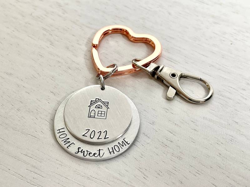 Home Sweet Schlüsselanhänger | Einweihungsparty Geschenk Unser Erstes Zuhause Neues Neues Hausbesitzer Makler Haus Closing Home Sweet Schlüsselanhänger | Einweihungsparty Geschenk Unser Erstes Zuhause Neues Neues Hausbesitzer Makler Haus Closing von shopSarahKayDesigns