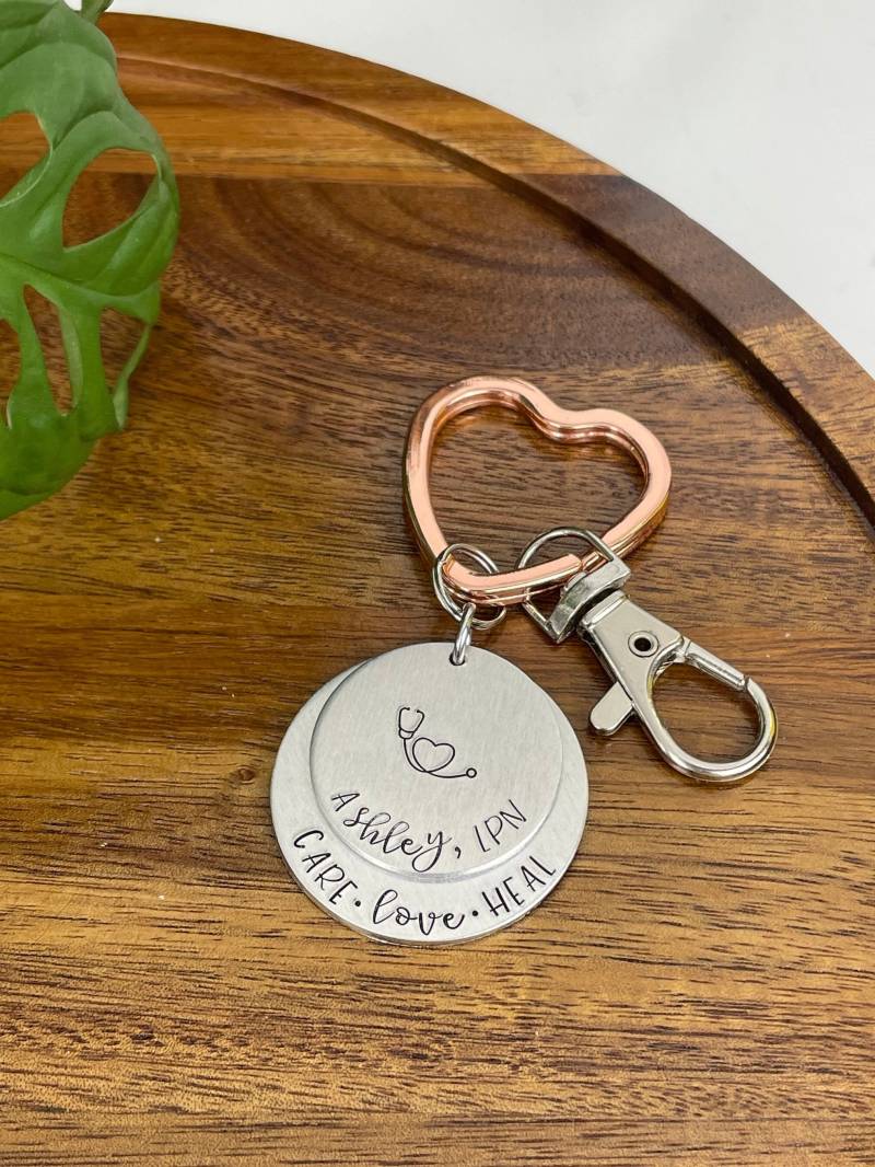 Krankenschwester Schlüsselbund | Pflege Liebe Heilen Geschenk Krankenschwestern Abschluss Krankenpflege Studenten Wertschätzung Keychain Für von shopSarahKayDesigns