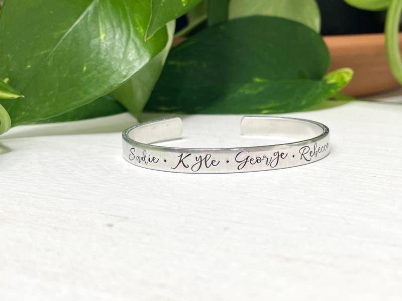 Namensarmband Für Mama/Armband Mit Namen Kinder Personalisiertes Geschenk Oma Nana Frau Namensarmband Für Mama/Armband Mit Namen Kinder Personalisiertes Geschenk Oma Nana Frau von shopSarahKayDesigns