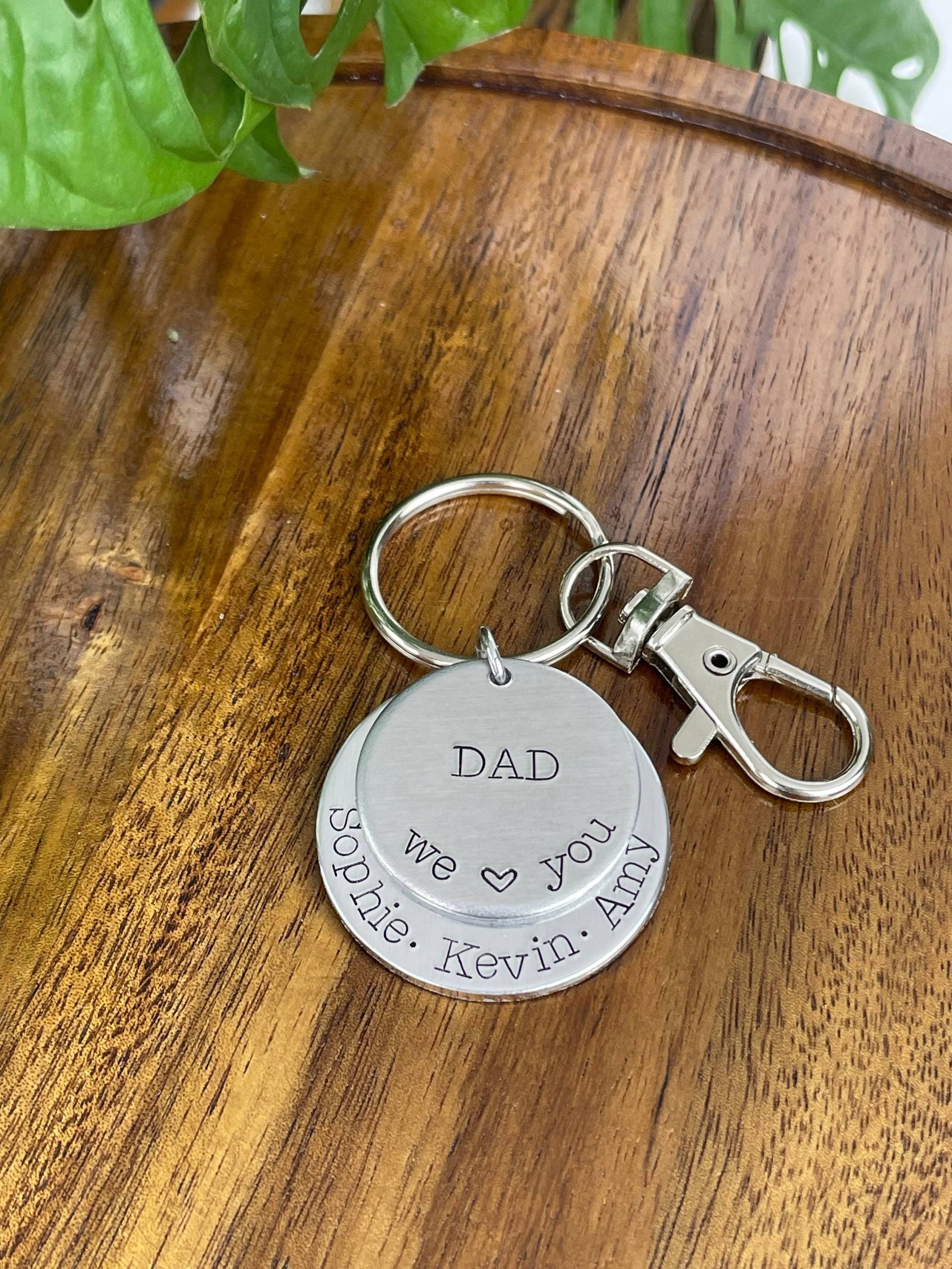 Papa Wir Liebe Dich Keychain | Vatertags Geschenk Vatertag Für/Individueller Weihnachtsgeschenk Papa Wir Liebe Dich Keychain | Vatertags Geschenk Vatertag Für/Individueller Weihnachtsgeschenk von shopSarahKayDesigns