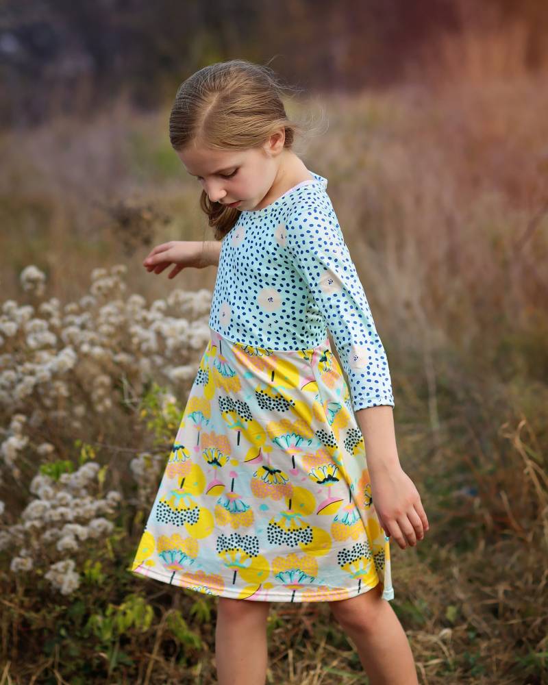 A-Linien Kleid - Mädchenkleid Twirly Geburtstagskleid Partykleid Aqua Und Gelb Blumenkleid von shopWhitneyElizabeth