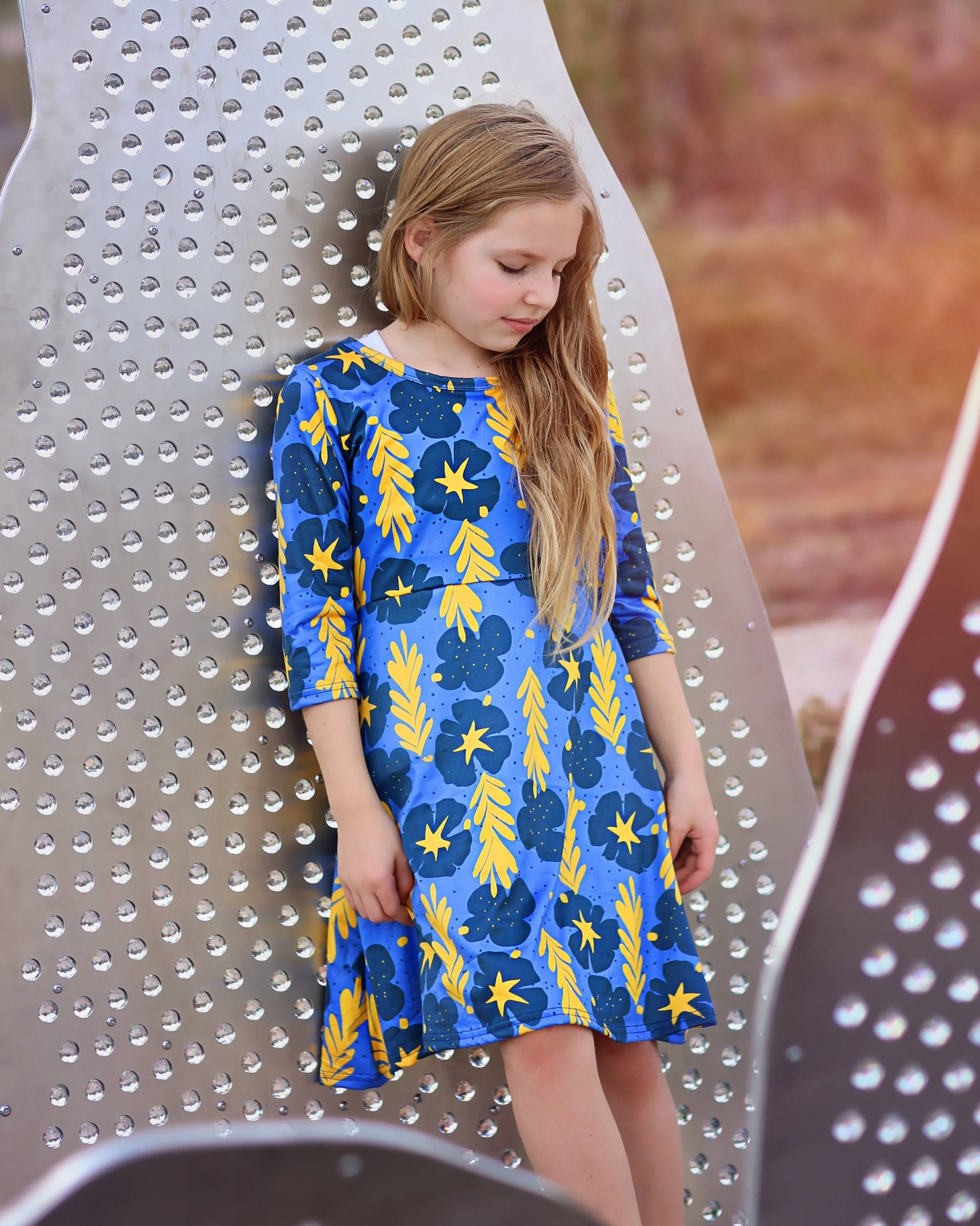 A-Linien Kleid - Mädchenkleid Twirly Geburtstagskleid Partykleid Blaues Und Gelbes Blumenkleid von shopWhitneyElizabeth