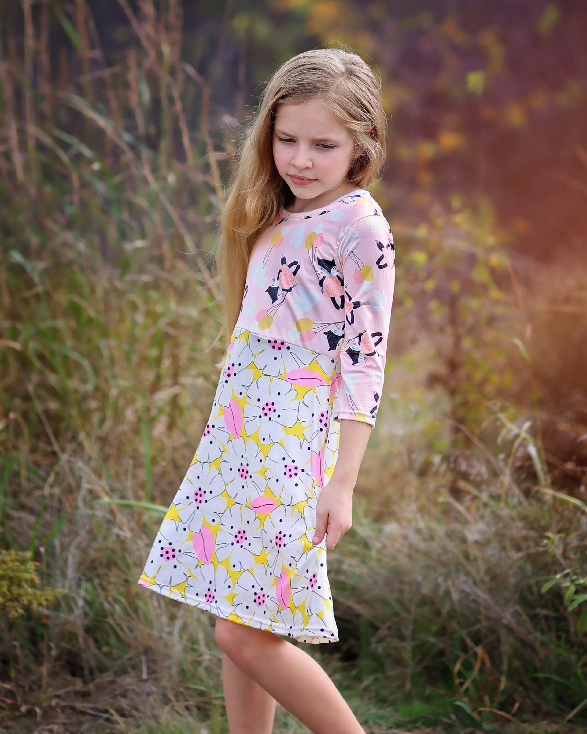 A-Linien Kleid - Mädchenkleid Twirly Geburtstagskleid Partykleid Rosa Und Gelbes Kätzchen Blumenkleid von shopWhitneyElizabeth