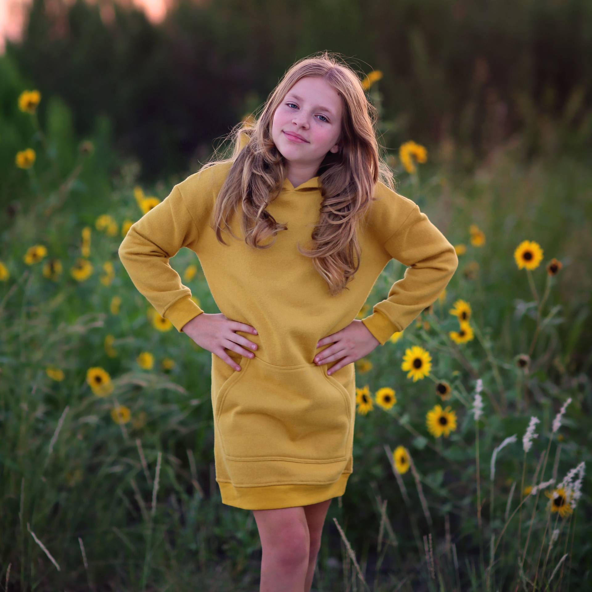 Gelber Hoodie Kleid Für Mädchen - Gelber Hoodie, Kleid, Herbst Basic Sweatshirt Jersey Gelb von shopWhitneyElizabeth